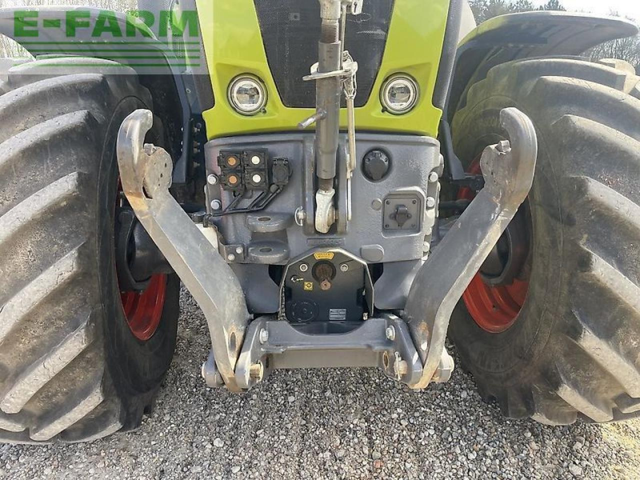 Tractor CLAAS axion 870
