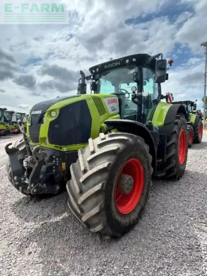 Tractor CLAAS axion 870