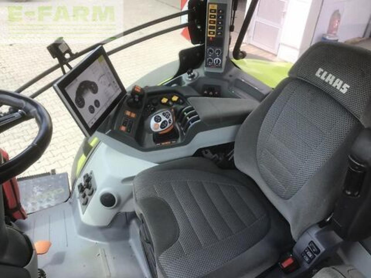 Tractor CLAAS axion 870