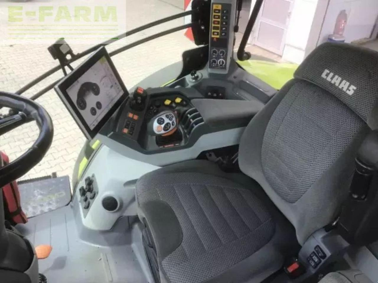 Tractor CLAAS axion 870