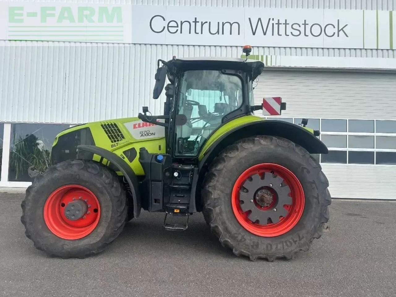 Tractor CLAAS axion 870