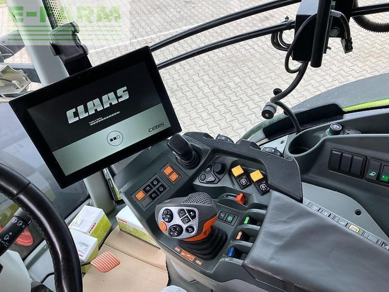 Tractor CLAAS axion 870