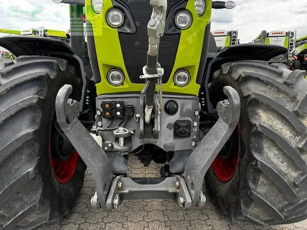 Tractor CLAAS axion 870