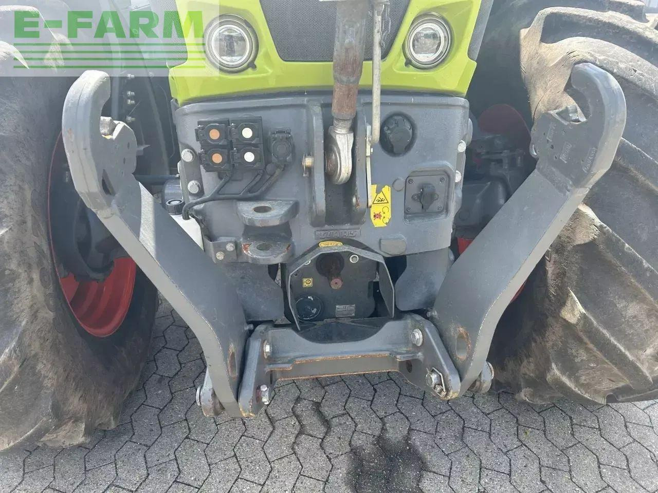 Tractor CLAAS axion 870