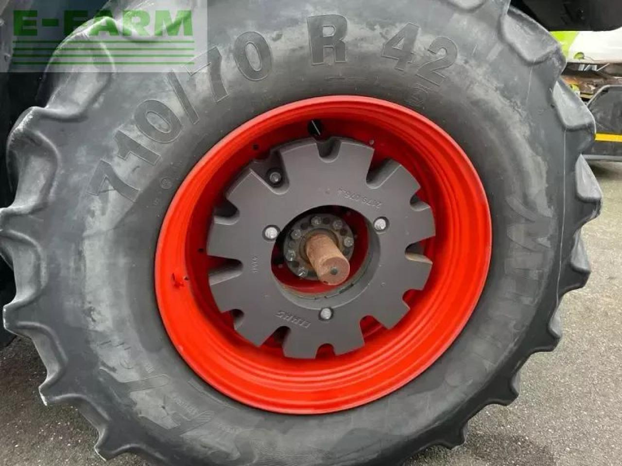 Tractor CLAAS axion 870