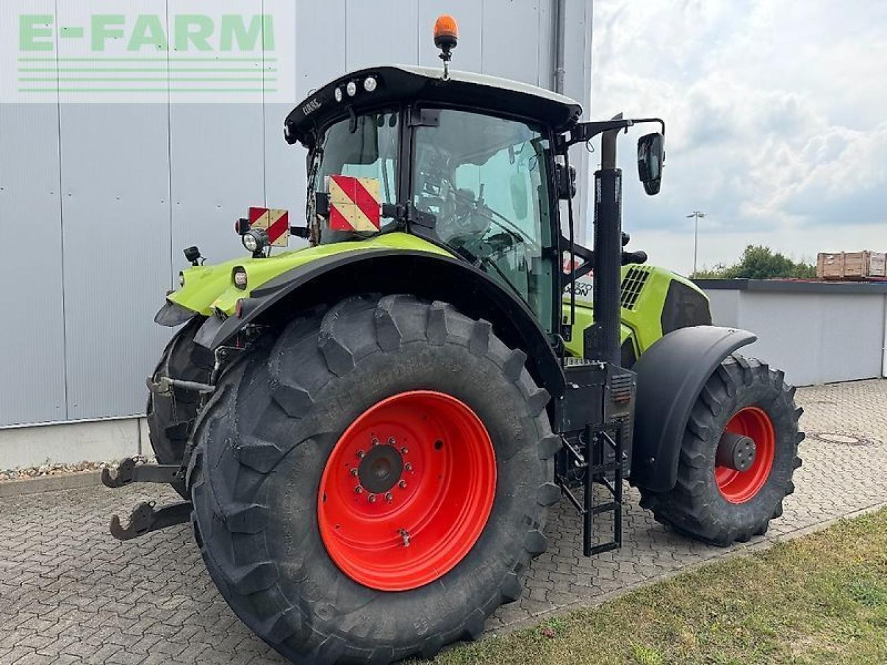 Tractor CLAAS axion 870