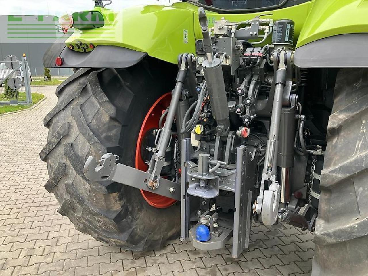 Tractor CLAAS axion 870