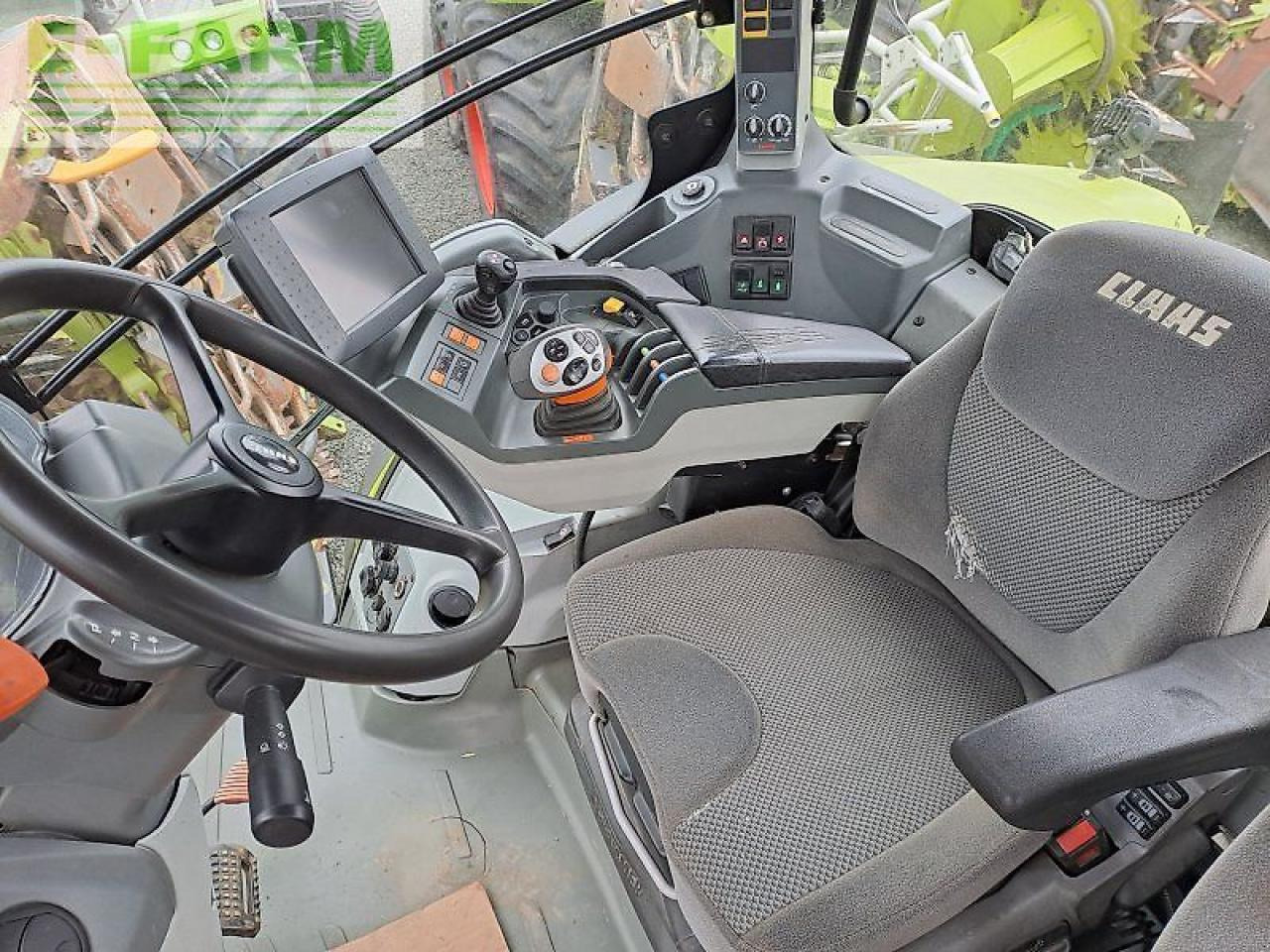Tractor CLAAS axion 870 c-matic CMATIC