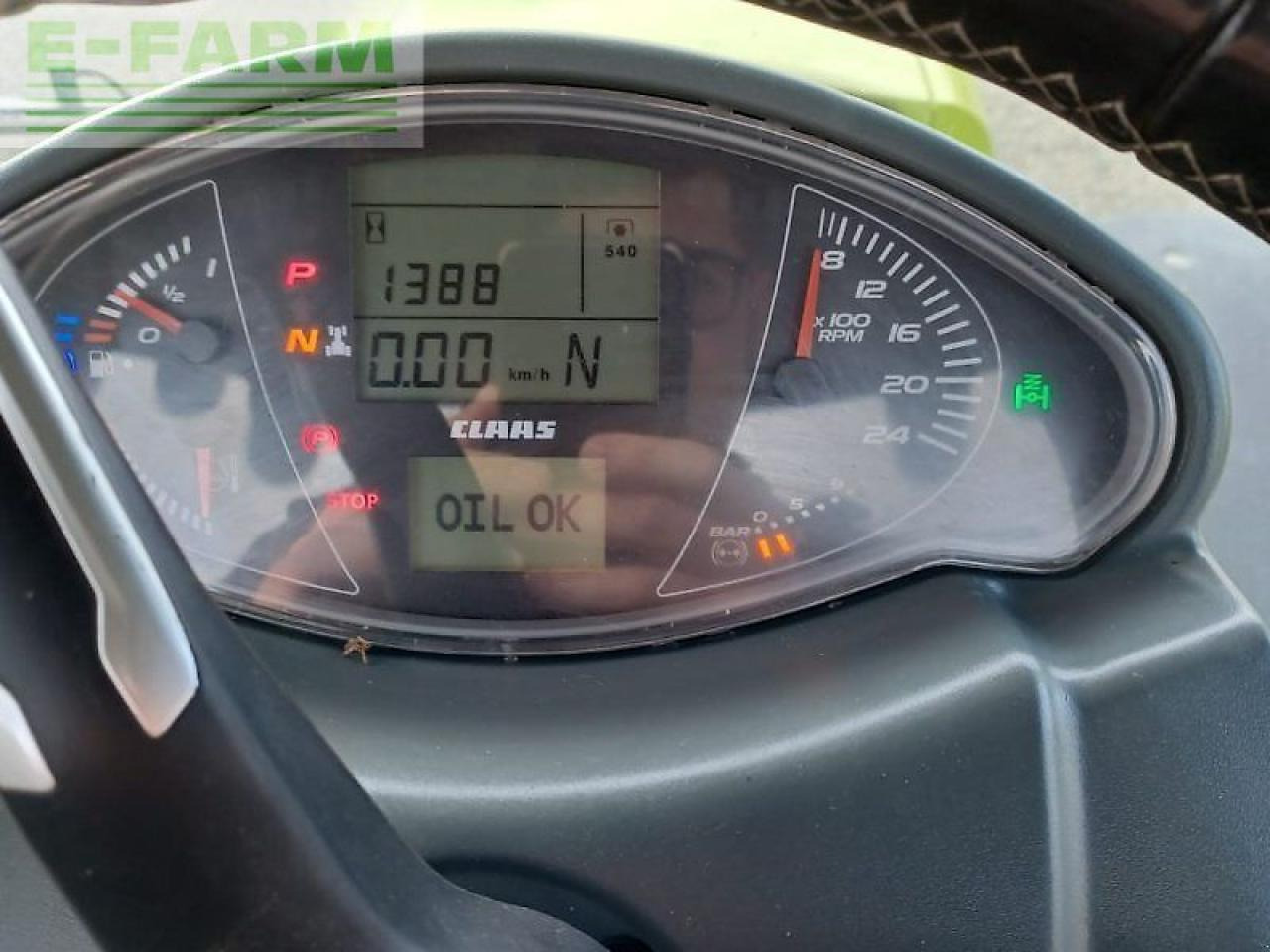 Tractor CLAAS axion 870 cmatic