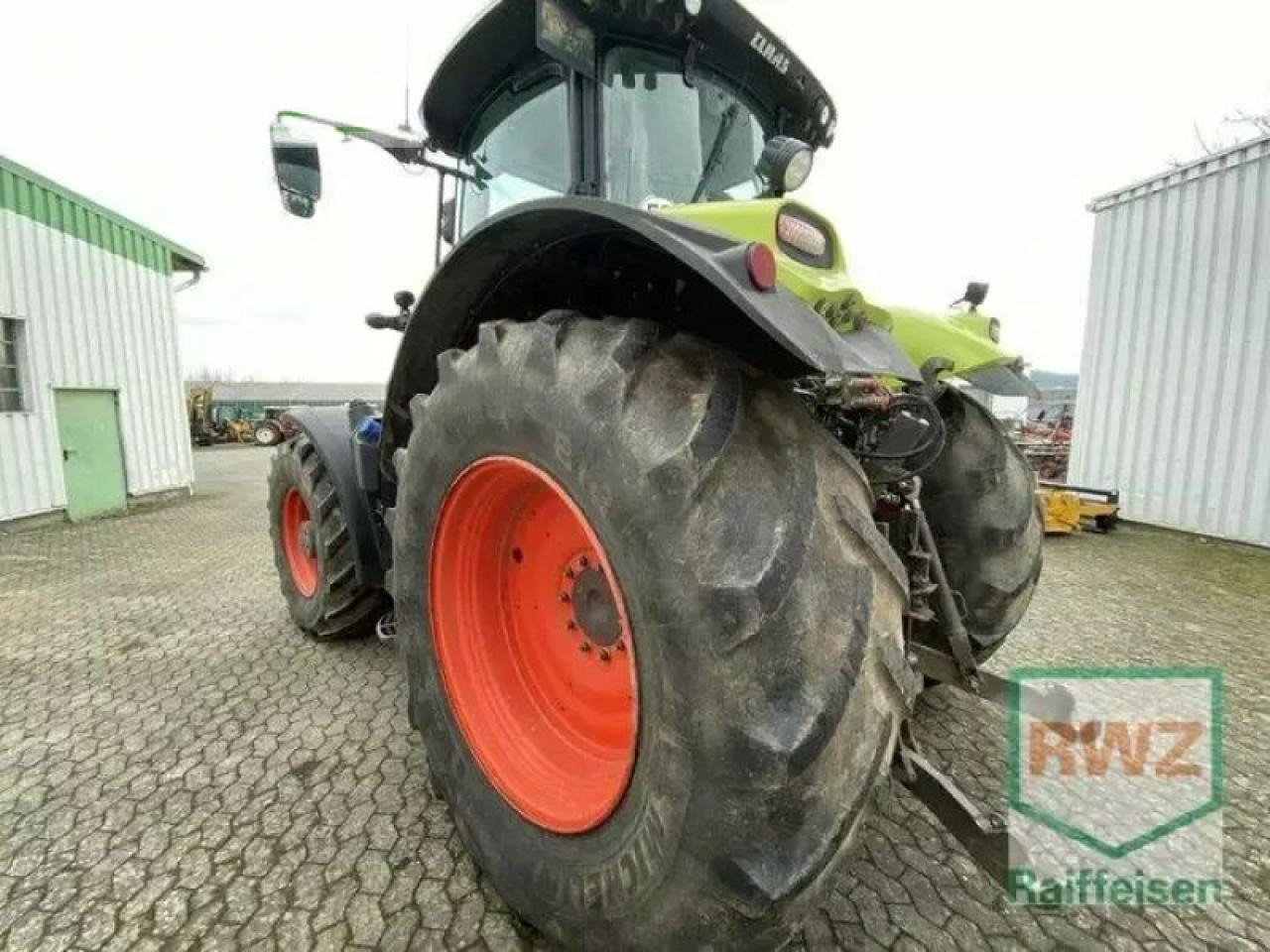 Tractor CLAAS axion 870 cmatic CMATIC