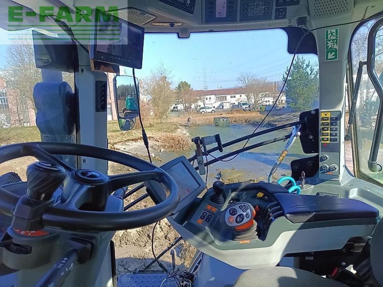 Tractor CLAAS axion 870 cmatic CMATIC