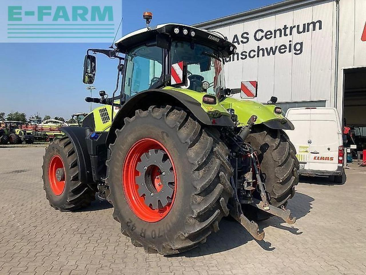 Tractor CLAAS axion 870 cmatic CMATIC