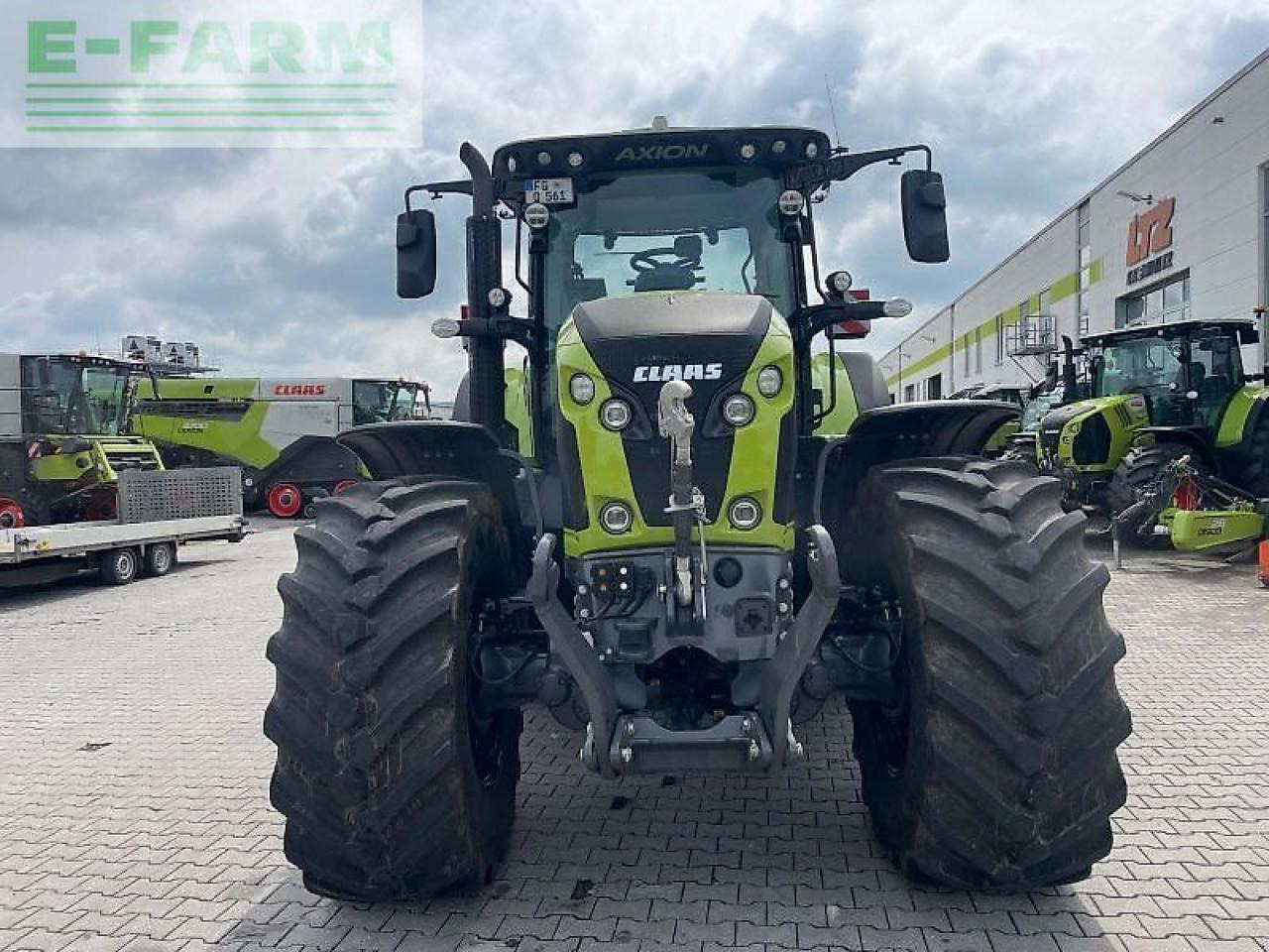 Tractor CLAAS axion 870 cmatic - stage v CMATIC