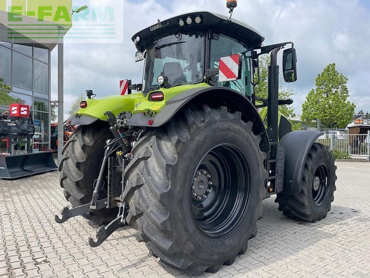 Tractor CLAAS axion 870 cmatic - stage v CMATIC