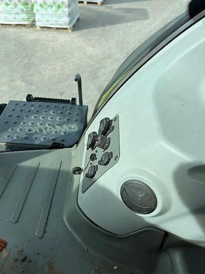 Tractor CLAAS axion 870 cmatic t4f CMATIC