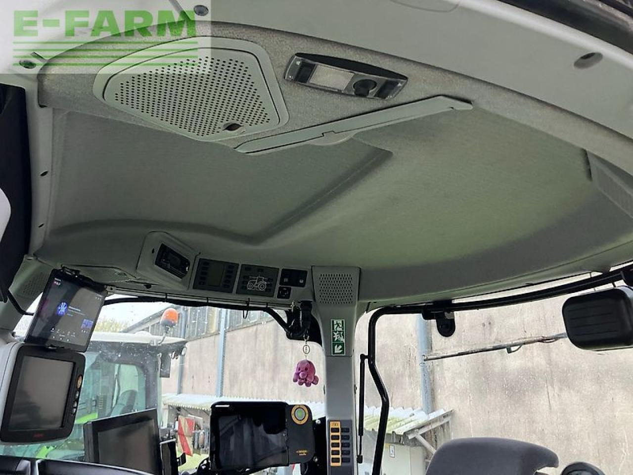 Tractor CLAAS axion 920