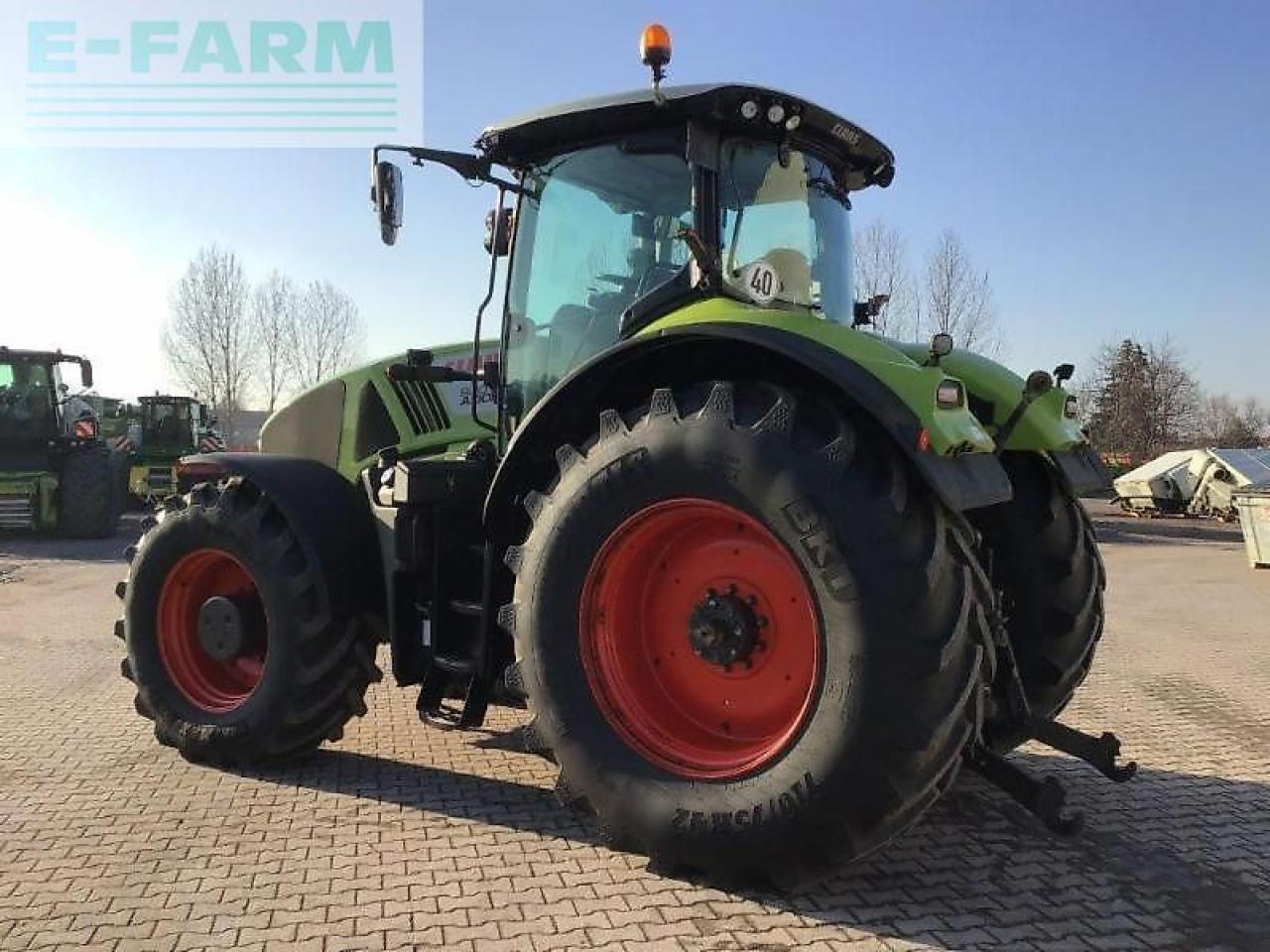 Tractor CLAAS axion 920
