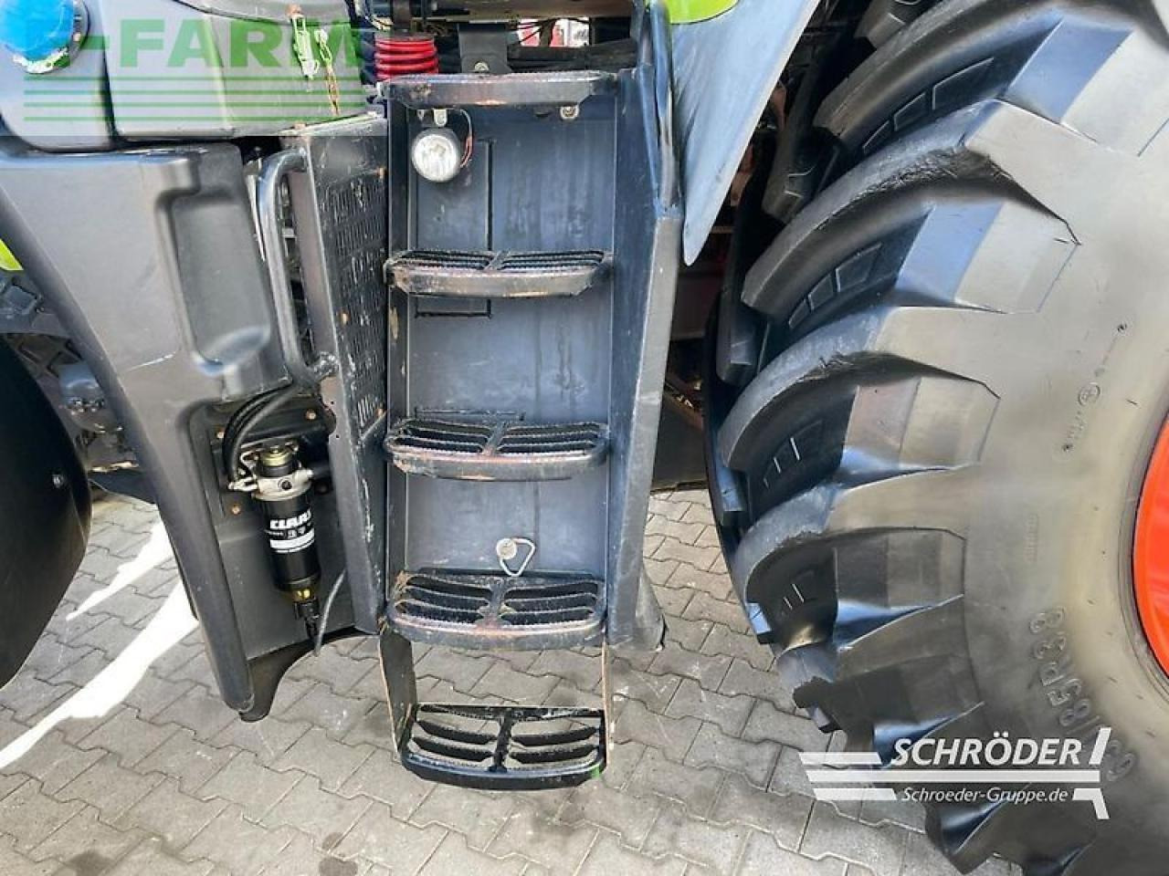 Tractor CLAAS axion 920 cmatic