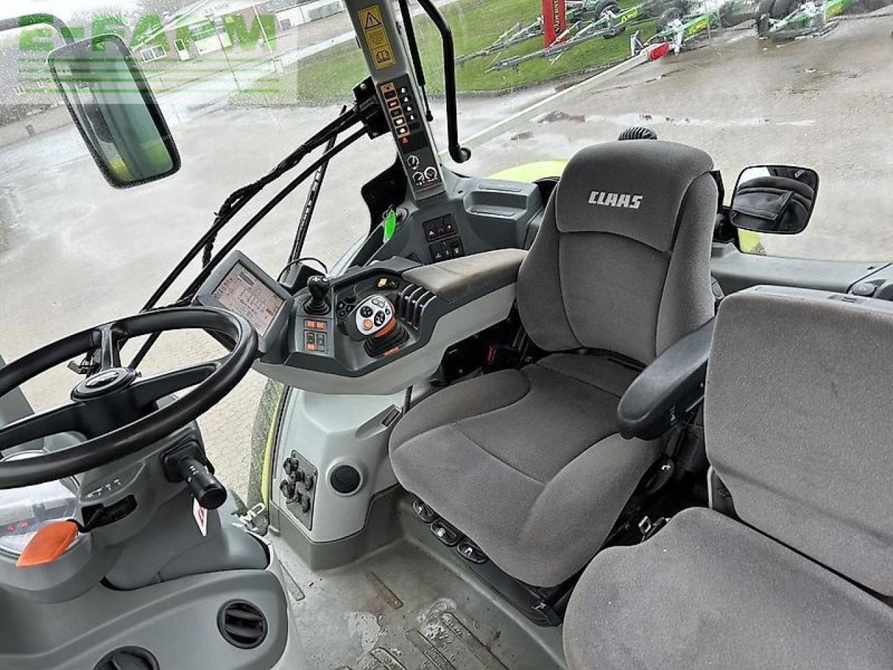 Tractor CLAAS axion 930