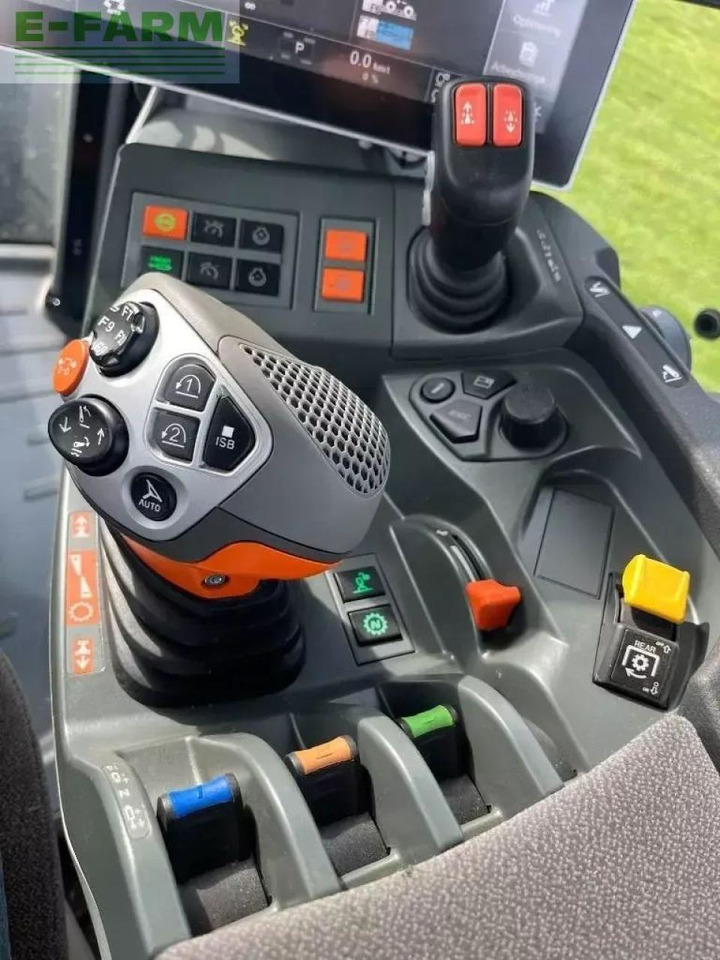 Tractor CLAAS axion 930