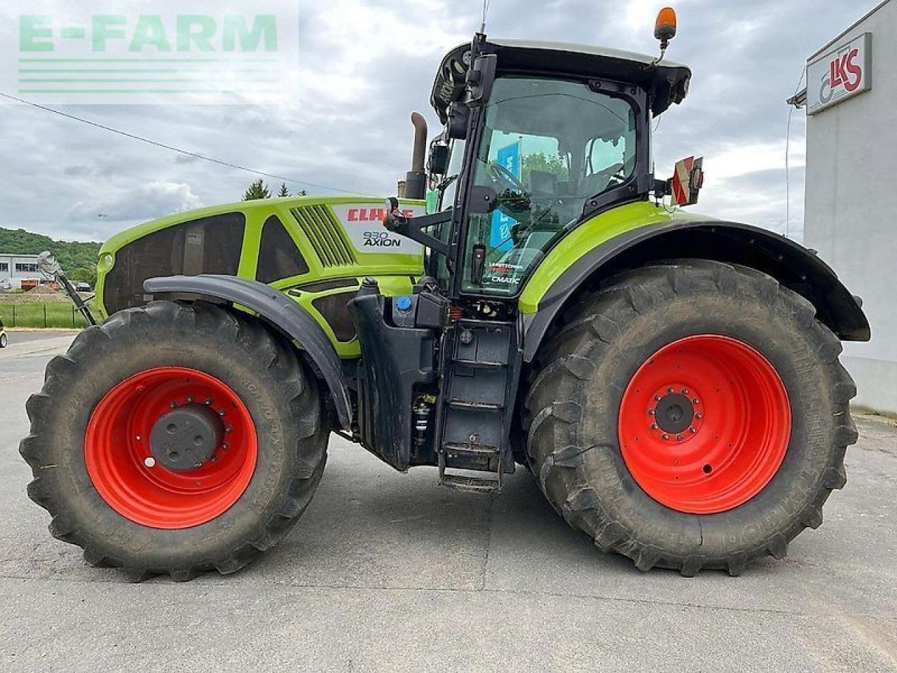 Tractor CLAAS axion 930 cmatic