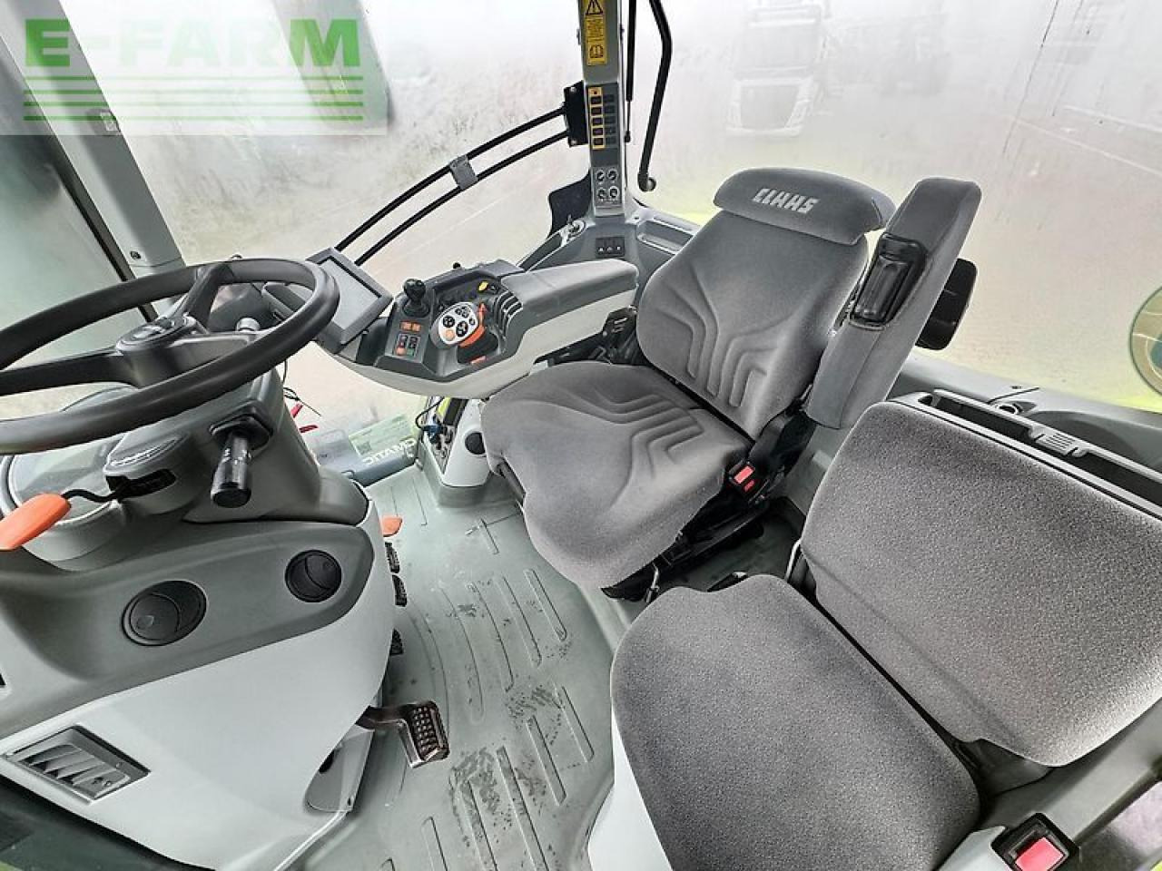 Tractor CLAAS axion 940