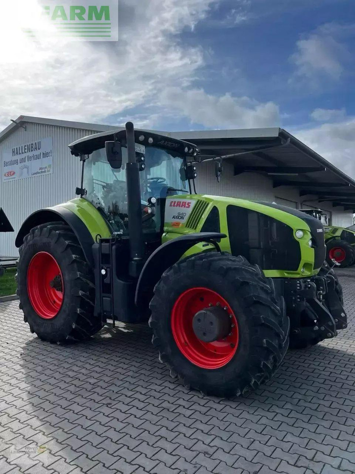 Tractor CLAAS axion 940