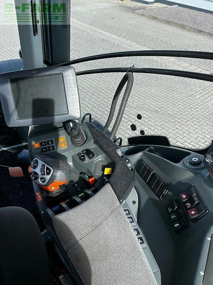 Tractor CLAAS axion 940