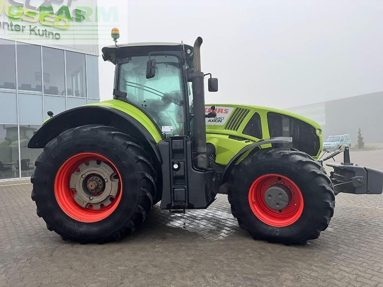 Tractor CLAAS axion 940