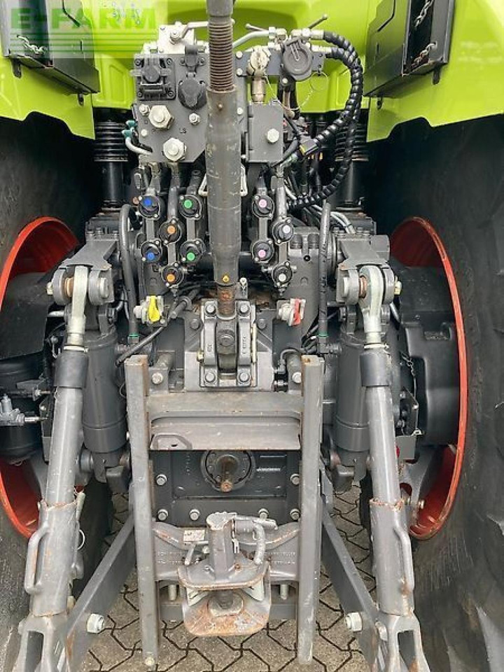 Tractor CLAAS axion 950 cmatic