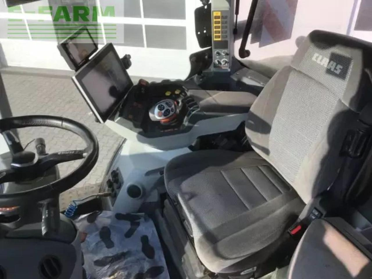 Tractor CLAAS axion 960 terra trac v