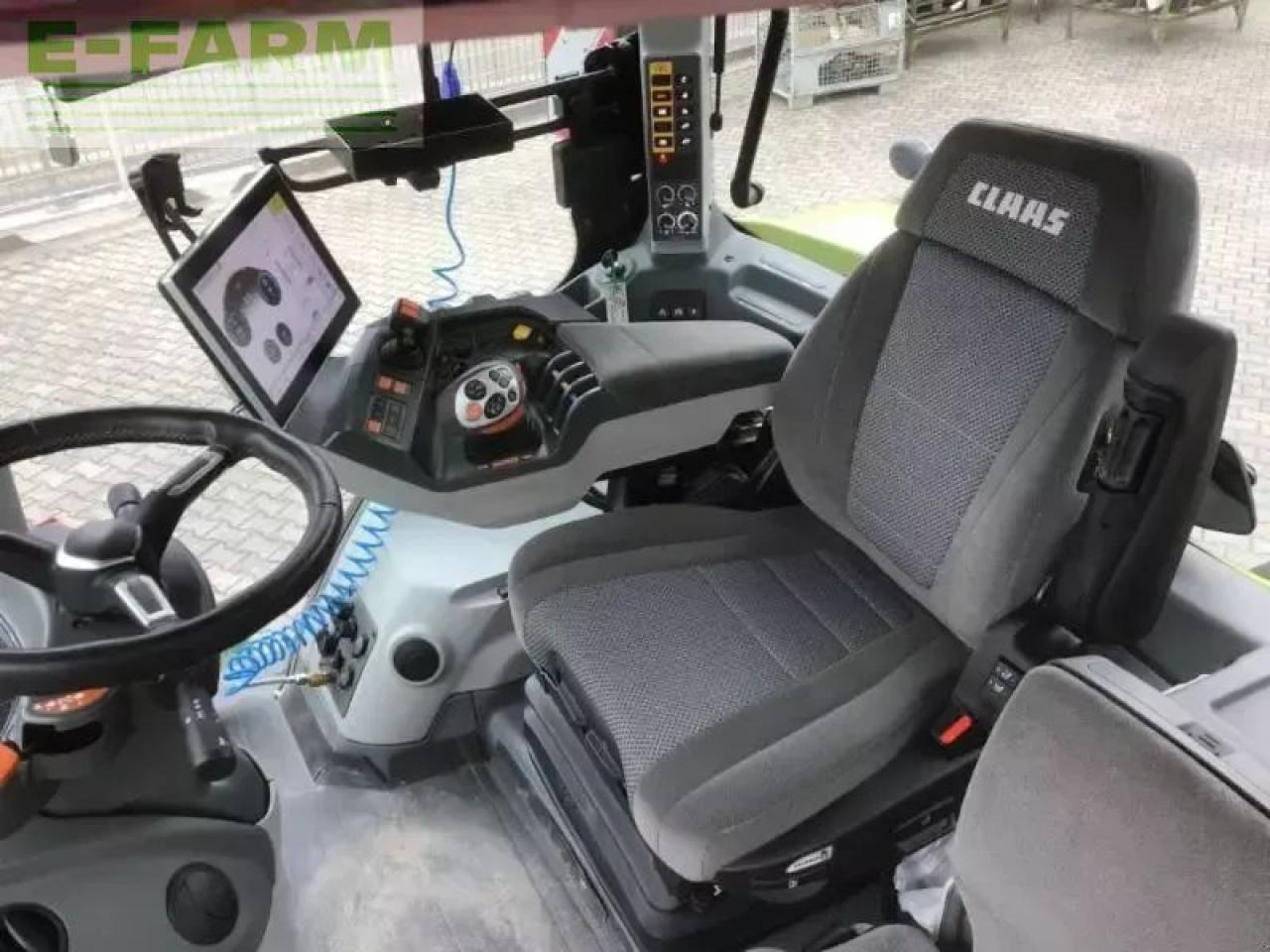 Tractor CLAAS axion 960 terra trac v