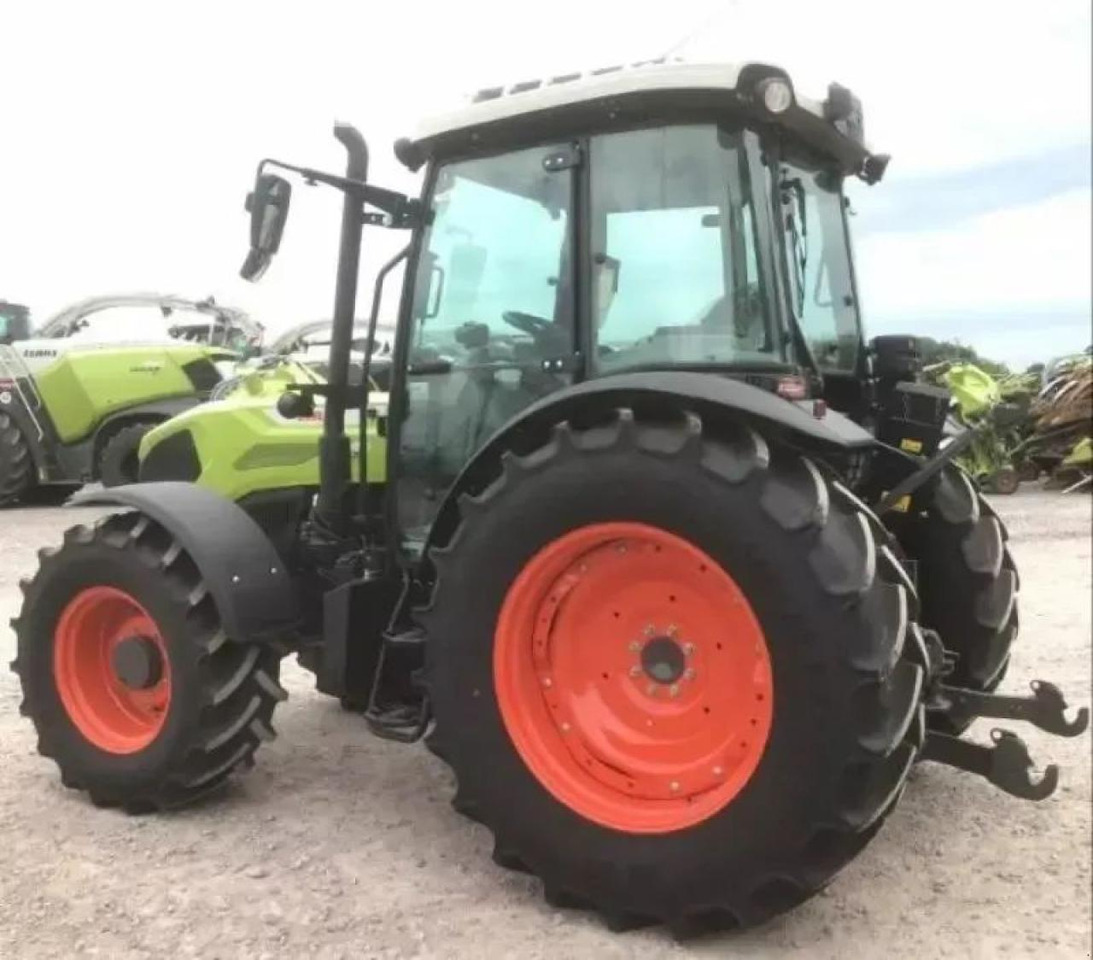 Tractor CLAAS axos 240
