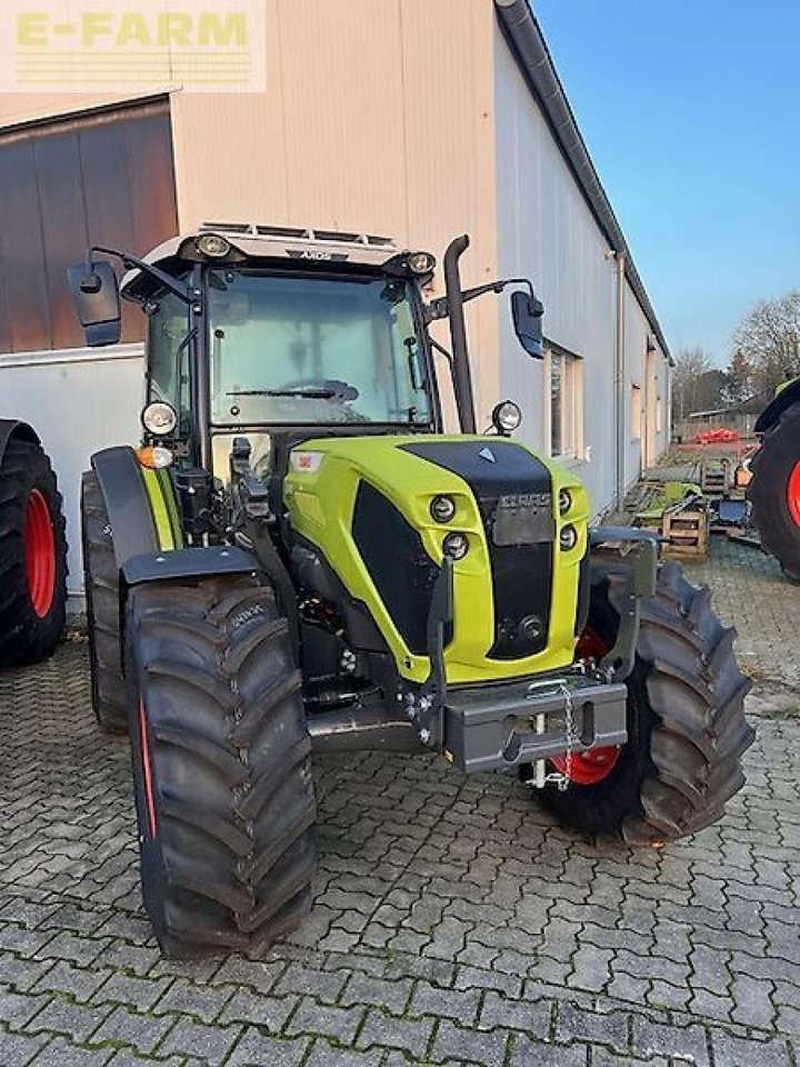 Tractor CLAAS axos 240