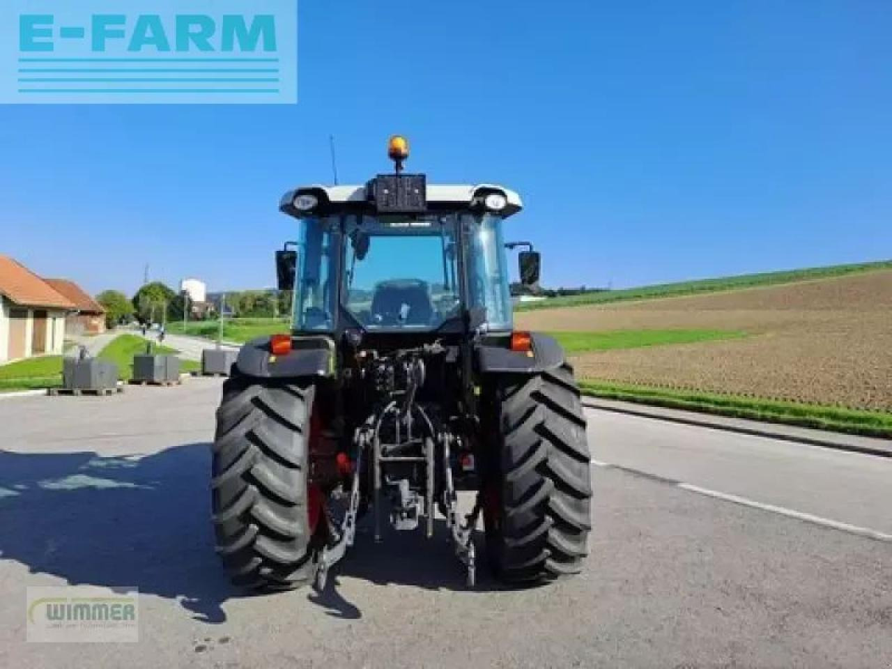 Tractor CLAAS axos 240