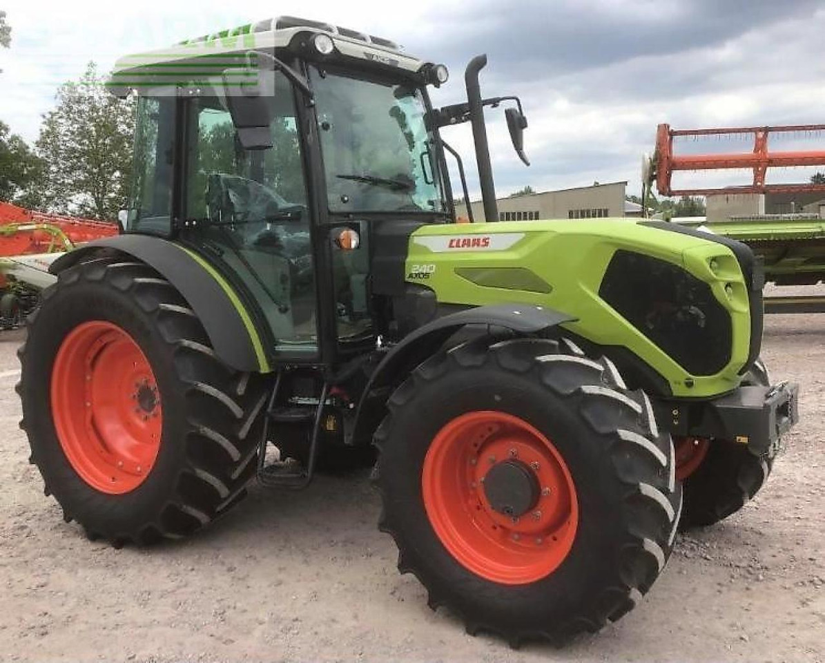 Tractor CLAAS axos 240