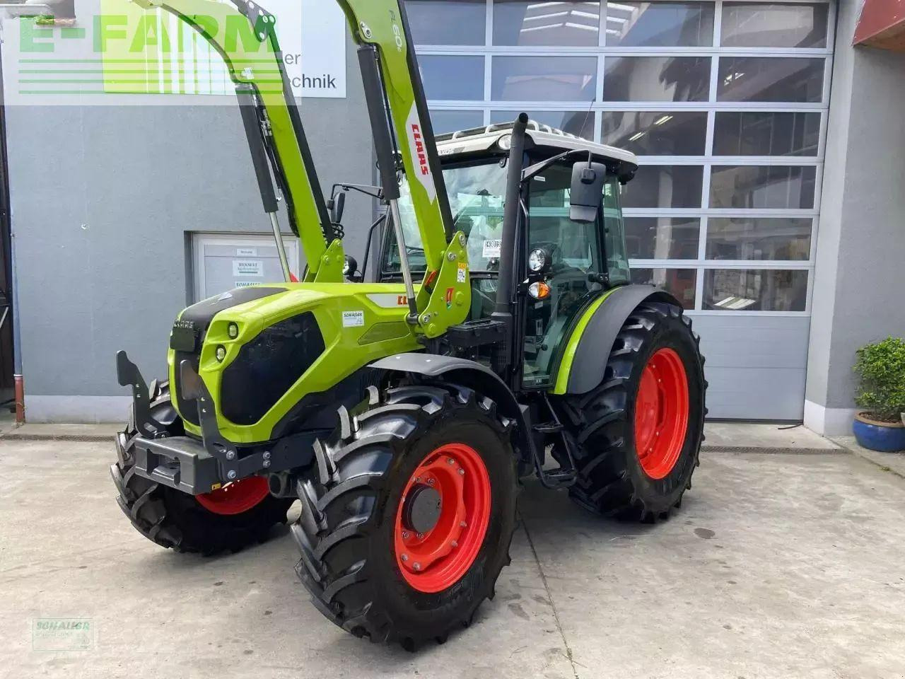 Tractor CLAAS axos 240