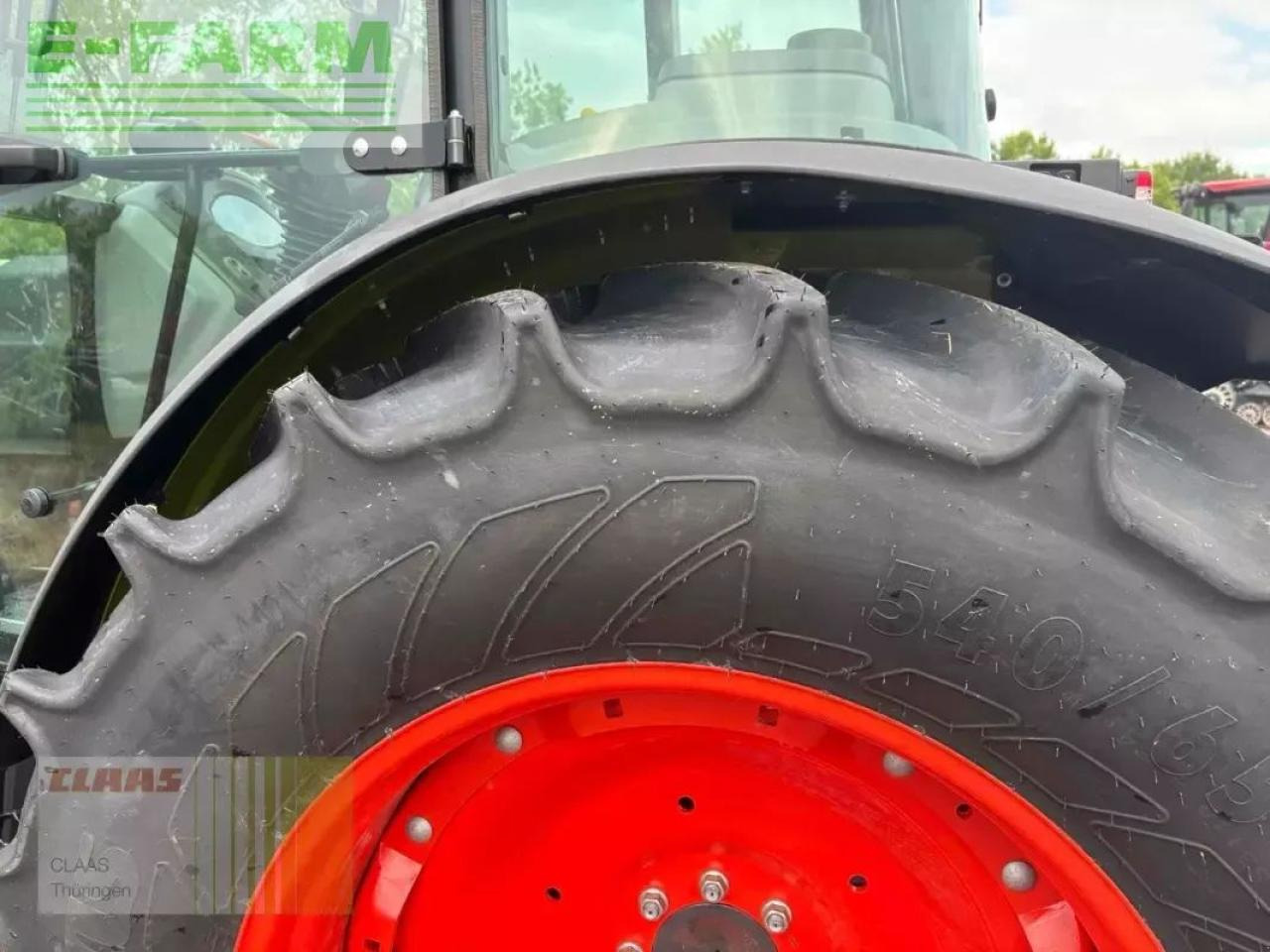 Tractor CLAAS axos 240 advanced