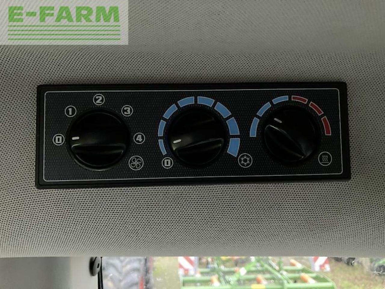 Tractor CLAAS axos 240 advanced mit fl u506