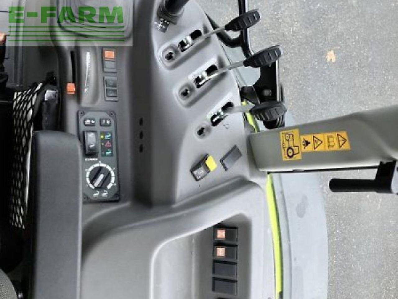 Tractor CLAAS axos 240 advanced mit fl u506