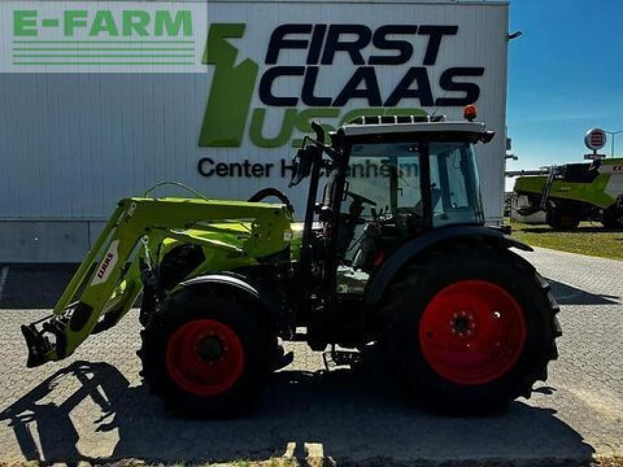 Tractor CLAAS axos 240 stage v