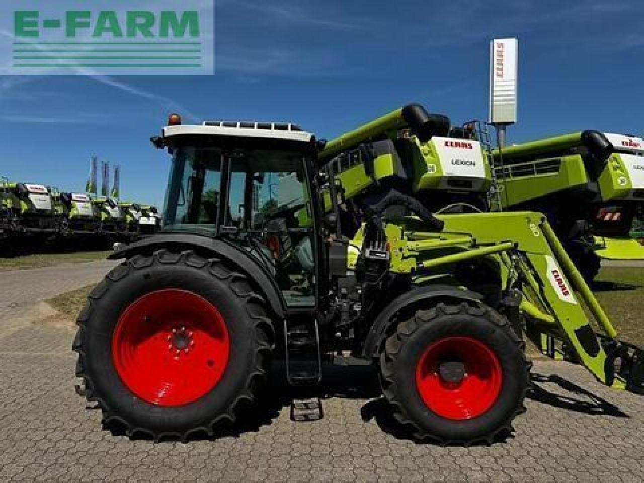 Tractor CLAAS axos 240 stage v