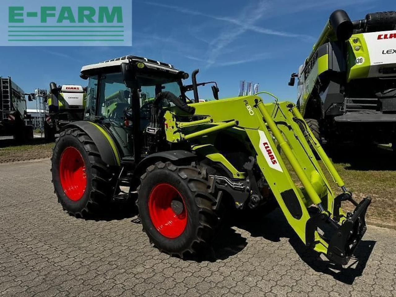 Tractor CLAAS axos 240 stage v