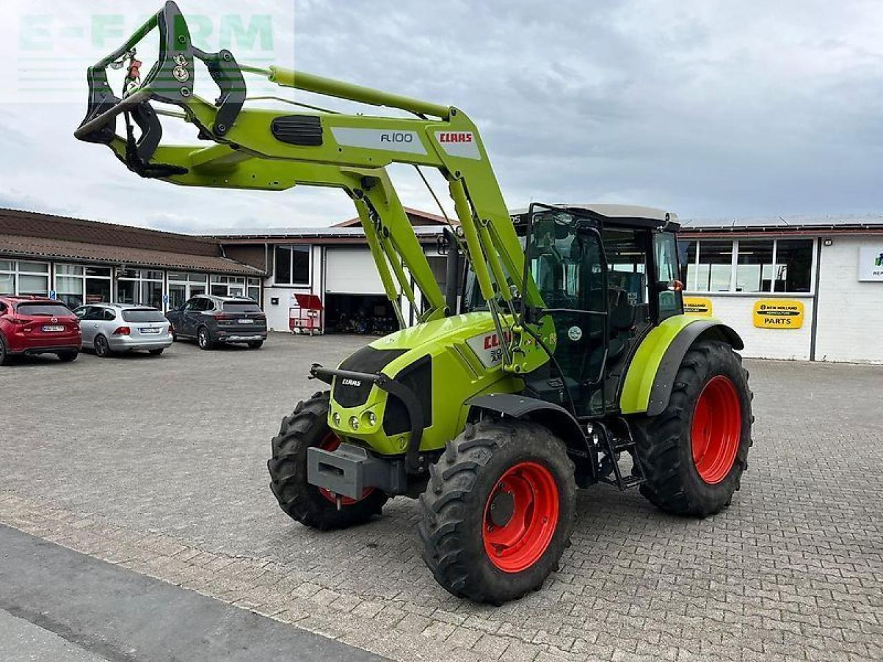 Tractor CLAAS axos 310