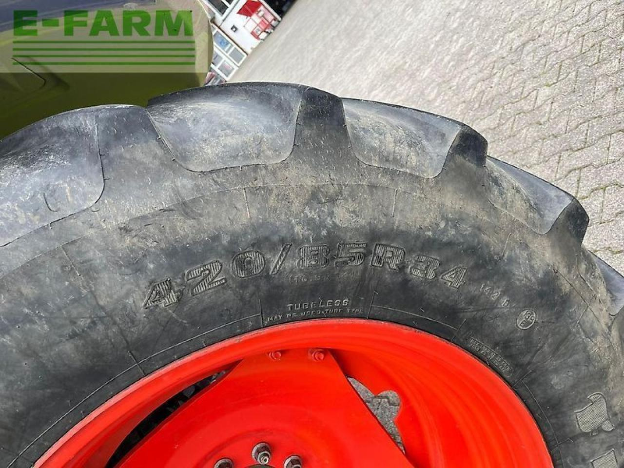 Tractor CLAAS axos 310