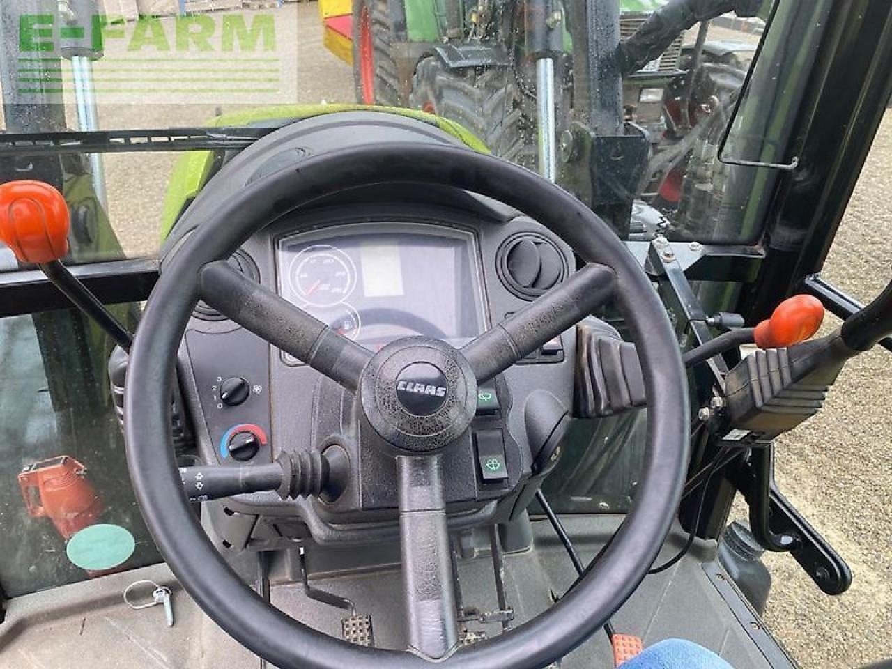 Tractor CLAAS axos 310c C