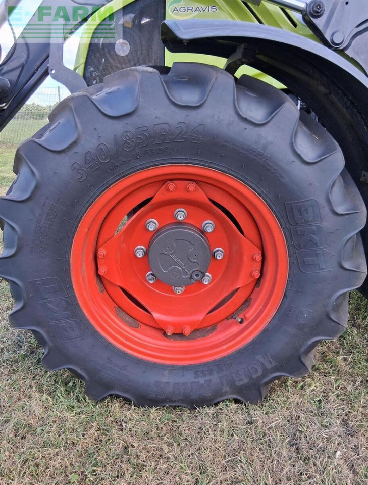 Tractor CLAAS axos 320