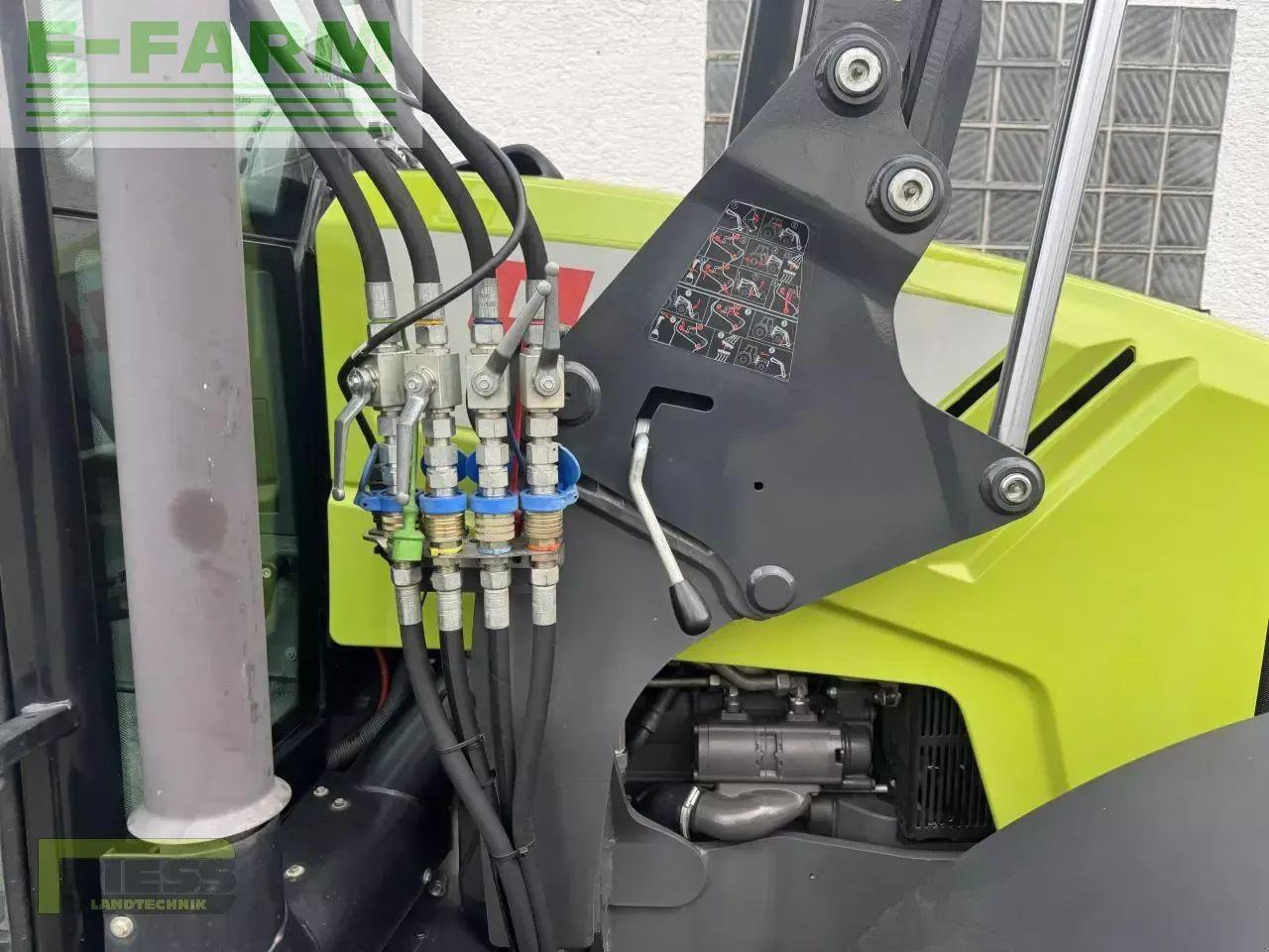 Tractor CLAAS axos 320 cx stoll fz 20 CX