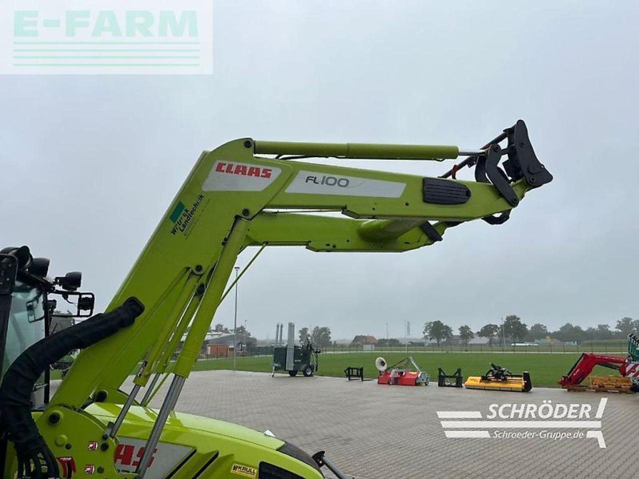 Tractor CLAAS axos 330