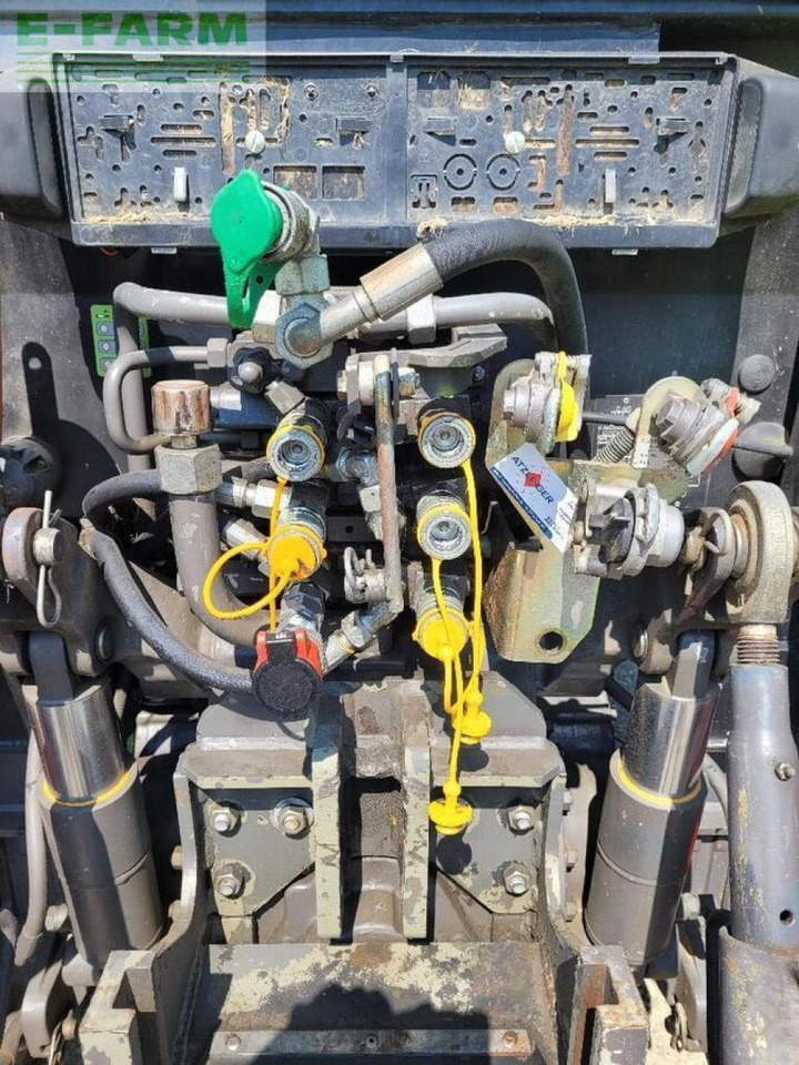 Tractor CLAAS axos 340